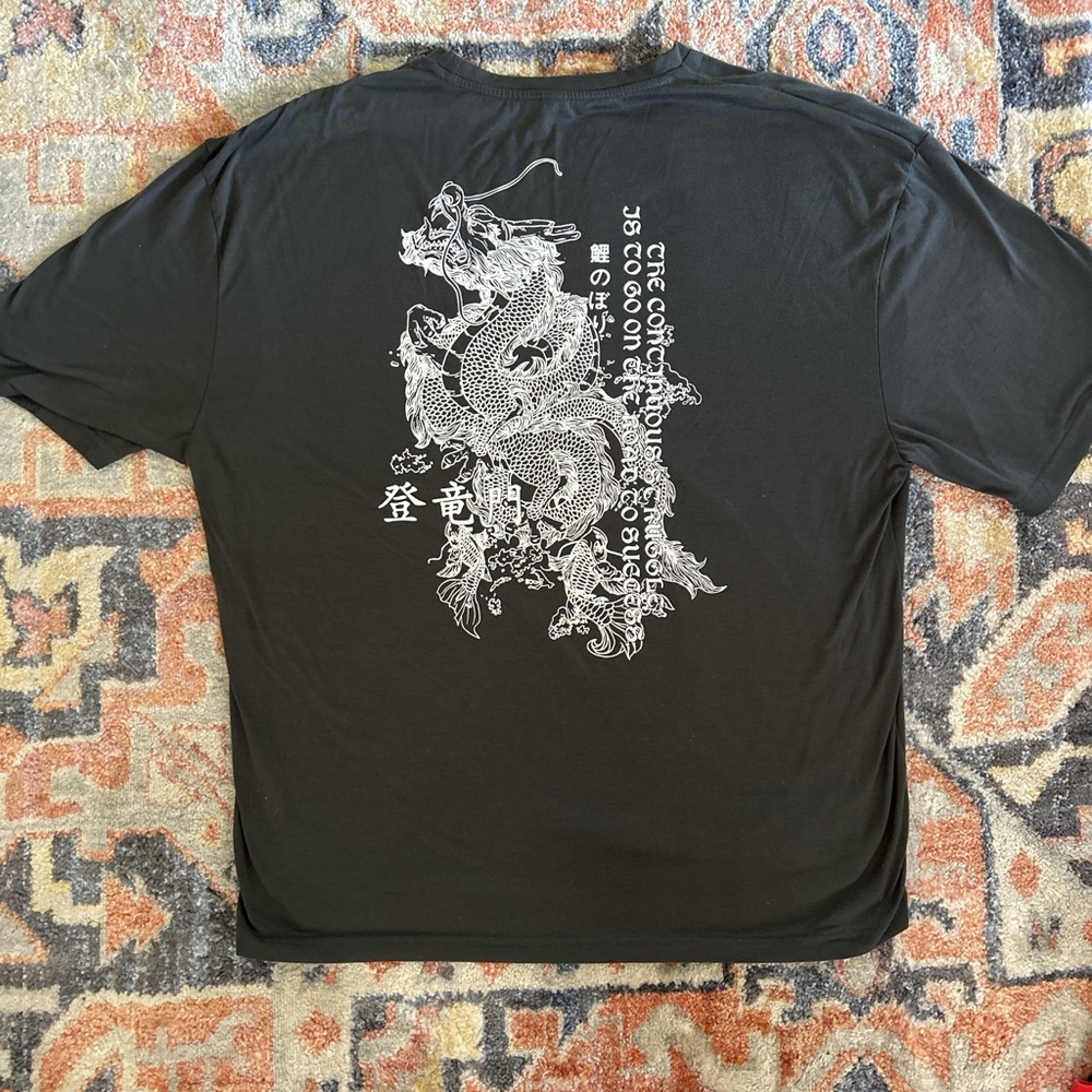 Men’s XXL graphic tee